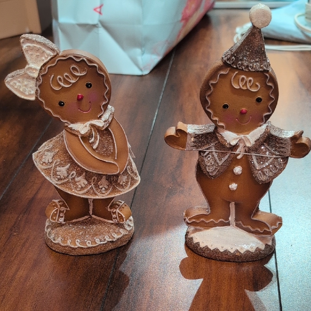 Set Of 2 Gingerbread Girl And Boy Figurines